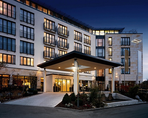 Hotel 4 J Hotelansicht